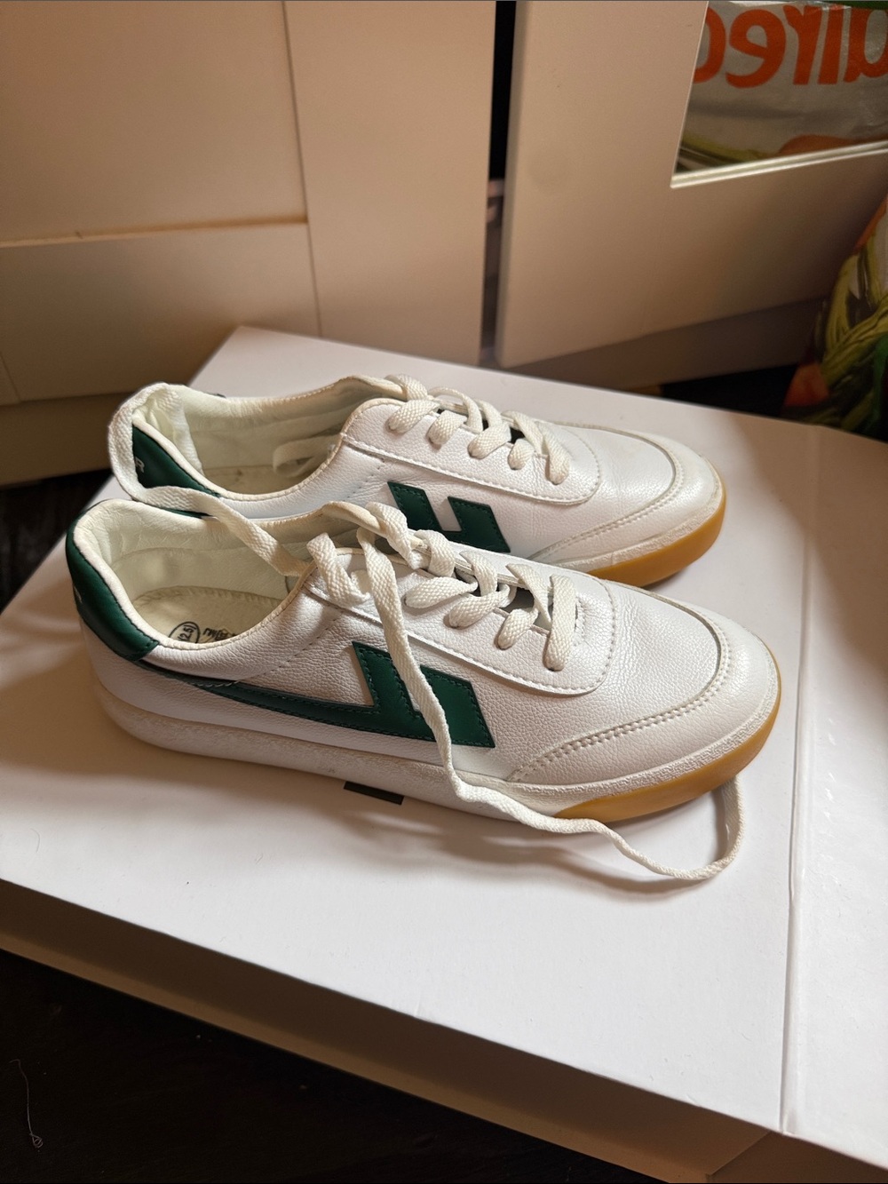 Warrior Sneakers with Green Accent Stripe - Casual Lace-Up Sz U.S. 7